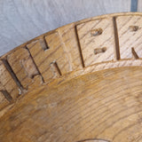 Hölzerner Brotteller, oval